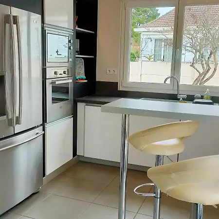 Maison Spacieuse Avec Piscine Privee Et Jardin A Jean De Monts - Fr-1-323-381