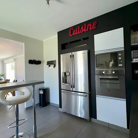 Tatil Evi Maison Spacieuse Avec Piscine Privee Et Jardin A Jean De Monts - Fr-1-323-381