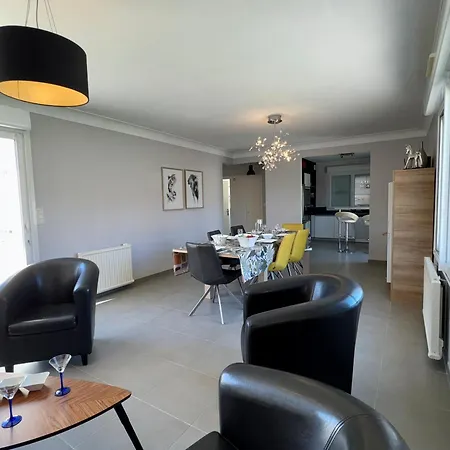 Maison Spacieuse Avec Piscine Privee Et Jardin A Jean De Monts Vakantiehuis *