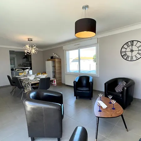 Maison Spacieuse Avec Piscine Privée Et Jardin à Jean De Monts - Fr-1-323-381 Casa de Férias *