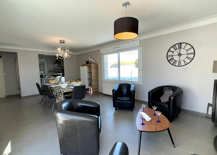 Maison Spacieuse Avec Piscine Privée Et Jardin à Jean De Monts - Fr-1-323-381 Casa de Férias *