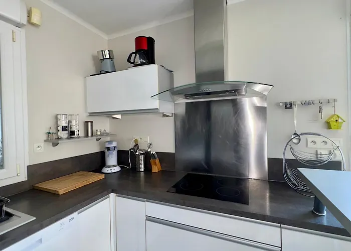 Casa de Férias Maison Spacieuse Avec Piscine Privée Et Jardin à Jean De Monts - Fr-1-323-381 *