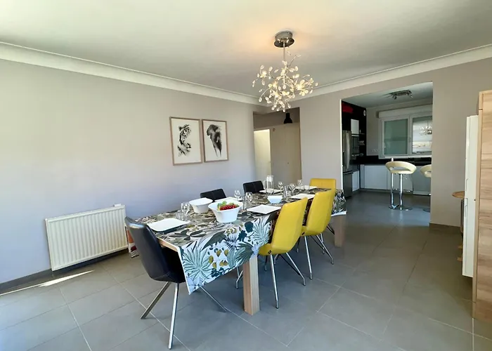 Maison Spacieuse Avec Piscine Privée Et Jardin à Jean De Monts - Fr-1-323-381