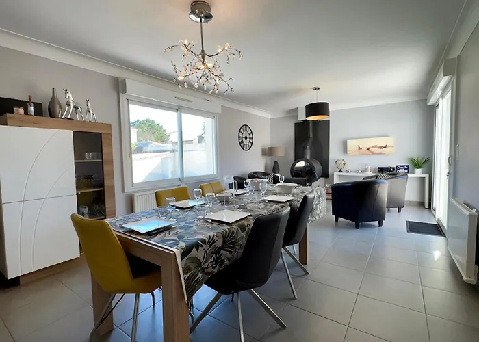 Maison Spacieuse Avec Piscine Privée Et Jardin à Jean De Monts - Fr-1-323-381 * Saint-Jean-de-Monts